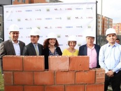Colocación de la primera piedra del nuevo megacolegio en Ciudad Verde, Soacha