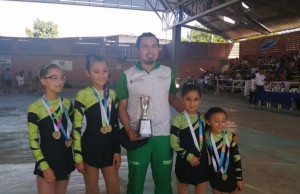 Campeones deportistas mosquerunos en categoría departamental