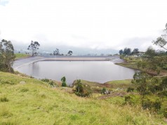 Imponen medida preventiva a embalse ilegal, que captaba agua de tres quebradas