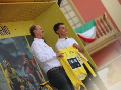 Zipaquirá se vistió de amarillo para rendir homenaje a un hijo ilustre: Egan Bernal