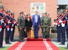 Chía conmemora a héroes caídos de la patria