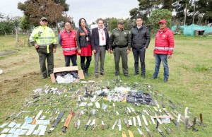 Incautación de armas blancas y sustancias alucinógenas en Funza