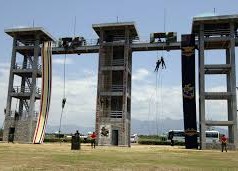 En llamas se encuentra el fuerte militar de Tolemaida