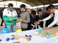 Estudiantes chienses muestran sus propuestas de emprendimiento