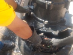 Daño en estación de bombeo en Mosquera por basuras en la red