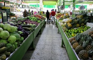 Con apoyo de la Policía Nacional, se realizan controles por denuncias en incremento de precios