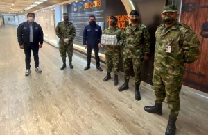 Cerca de 700 botellas de alcohol antiséptico donados por la Gobernación al Ejército Nacional