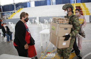 Alcaldía y el Departamento Nacional de Planeación entregaron ayuda humanitaria a la población menos favorecida