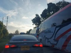 Monumental trancón en Calle 13, por movilizaciones en contra de bici carril puesta en esta zona