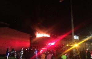 Se presentó incendio en Madrid, Bomberos controlaron las llamas