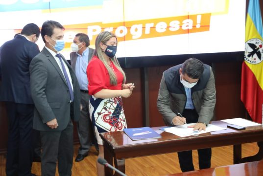 Cundinamarca le apuesta al medio ambiente con la firma de diez convenios por $84.812 millones