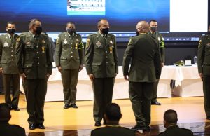 Gobernación de Cundinamarca condecora a miembros de la Policía Nacional con ocasión de sus 129 años de creación