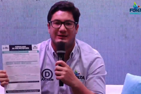 Entrega de formularios proyecto de vivienda en Funza