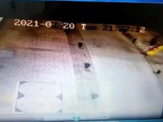 Exigen que les devuelvan símbolos patrios