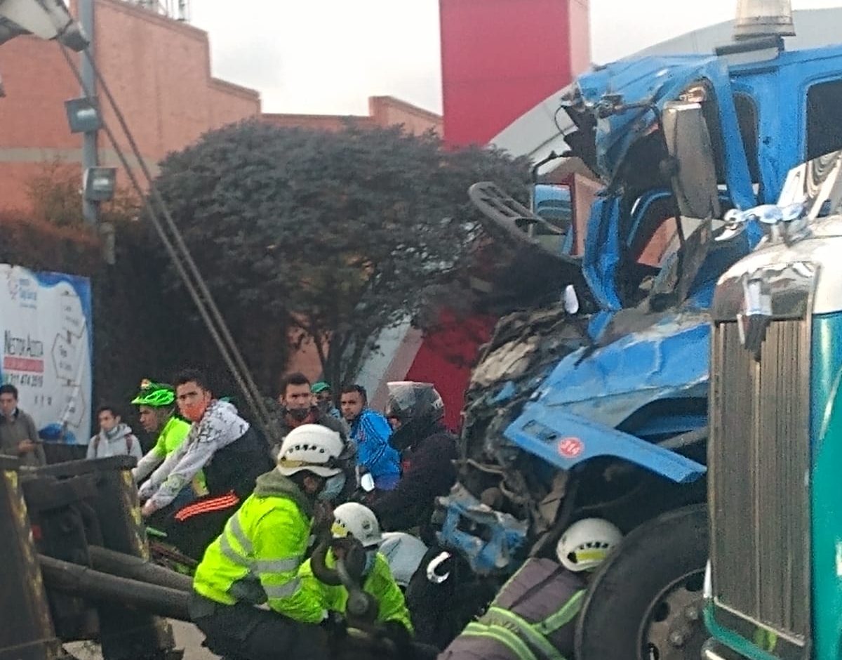 Monumental Trancón Por Grave Accidente En Vía Funza Siberia Otv Televisión 6933