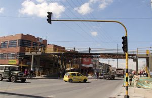 Cierre vial en la AV. 9 a la altura de estación de Policía de Funza