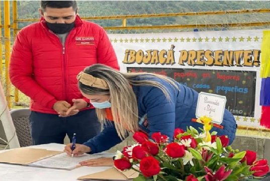 Gobierno asignó millonarios recursos para impulsar la propuesta de las Casas Sociales en cinco municipios de Cundinamarca