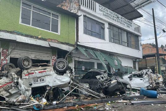Tractomula sin frenos ocasionó grave accidente en vía Bogotá-Girardot