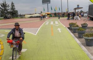 Bogotá estrena nuevos kilómetros para ciclorruta sobre la Calle 13