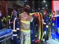 Madre e hija llevaron la peor parte cuando taxi se volcó en Bogotá
