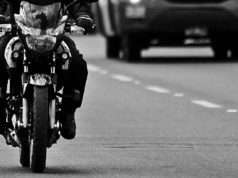 Se busca motociclista ‘fantasma’ que habría atropellado adulto mayor en vía Mosquera-Madrid