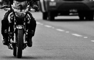 Se busca motociclista ‘fantasma’ que habría atropellado adulto mayor en vía Mosquera-Madrid