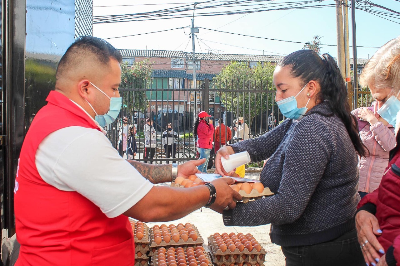 Gobernación entrega paquetes alimentarios a la población vulnerable