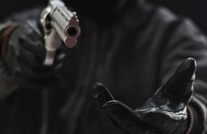 Banda criminal amordazo a empleada para hurtar supermercado