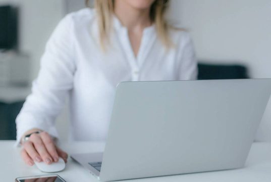 Inscríbase y participe en los cursos de la Casa de la Mujer