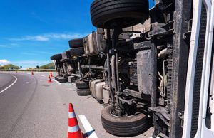 Intento de robo dejo dos muertos y el volcamiento de un vehículo en Madrid