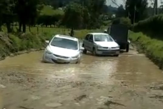 Video: comunidad denuncia el mal estado de una vía
