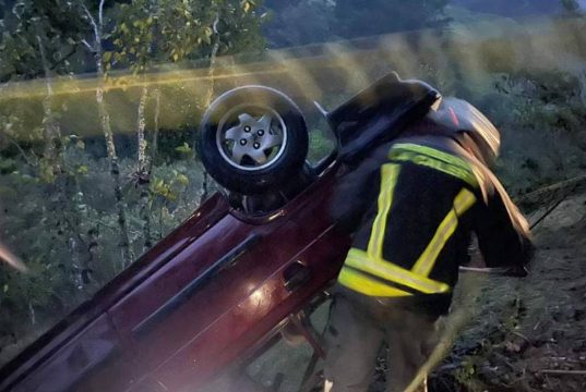 En un grave accidente tres personas resultaron heridas y una falleció