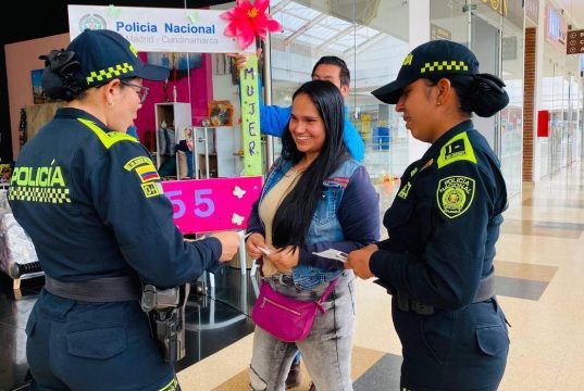 Conozca la línea de atención para mujeres que ofrece Madrid