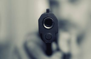 Presunto policía hurtó establecimiento comercial