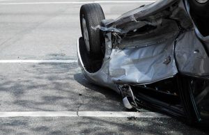 Dos adultos mayores resultaron heridos en un accidente