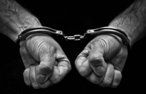 Hombre agrede a un funcionario público en Madrid