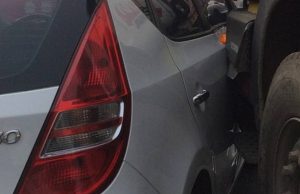 En Facatativá se presentó un accidente entre un carro y un bus