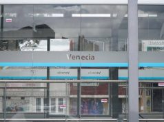 ¿Sin gasolina? Motociclista decidió viajar con su vehículo en Transmilenio