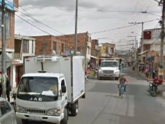 Indignante en Madrid motociclista atropello a un adulto mayor