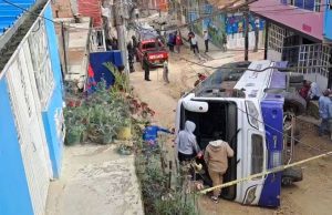 Bus se volcó: 17 personas resultaron heridas