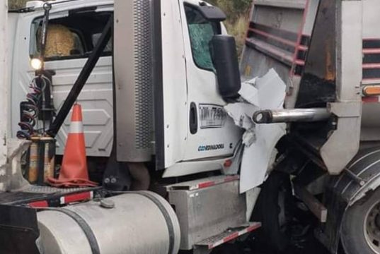En video quedó registrado el fuerte accidente entre dos tractomulas