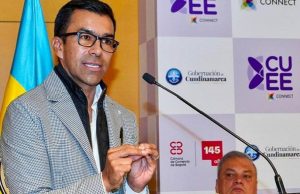 Rey firmó compromiso para hacer la mejor Región Metropolitana