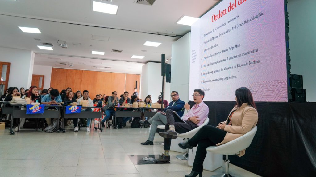 Docentes de Cundinamarca protestaron en Bogotá