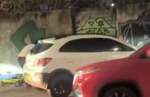 En Funza un carro termino sobre un andén ¿Qué paso?