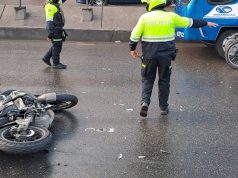 Fuerte accidente: motociclista arrolló varios peatones