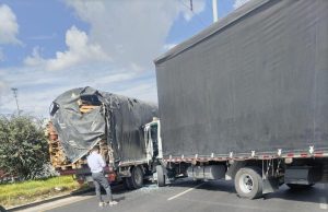 Tome vías alternas: Congestión vehicular en vía Mosquera – Bogotá Tome vías alternas: Congestión vehicular en vía Mosquera - Bogotá