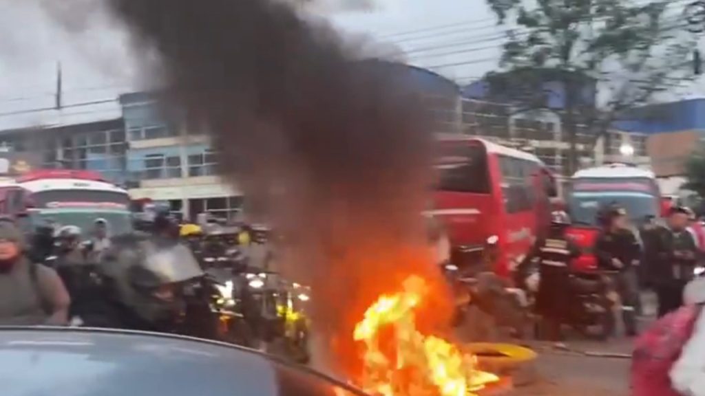 Paro de camioneros colapsa en Funza, Siberia y Bogotá