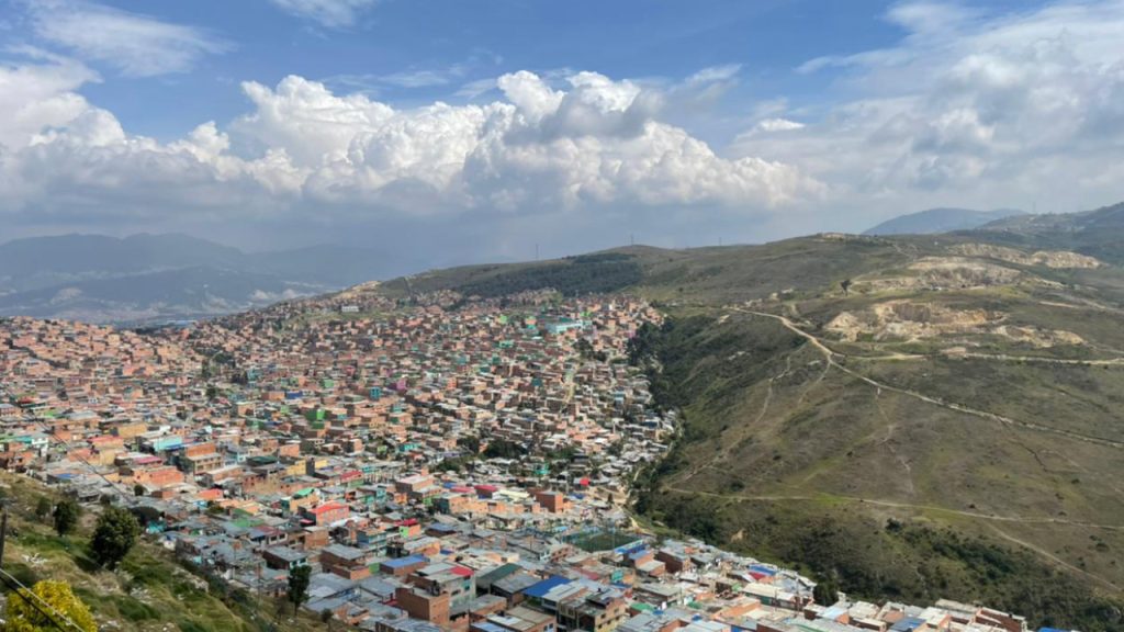 Vehículo se estrelló contra vivienda en Soacha