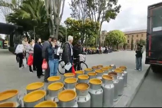 Mosquerunos se unen para apoyar al campesinado