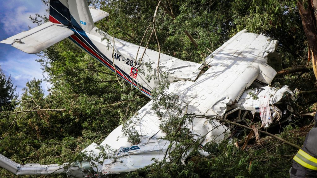 Una avioneta cayó en Chía, tripulantes salieron ilesos